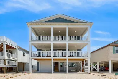 Image de Ocean-view home near beach with private heated pool, outdoor shower, & elevator