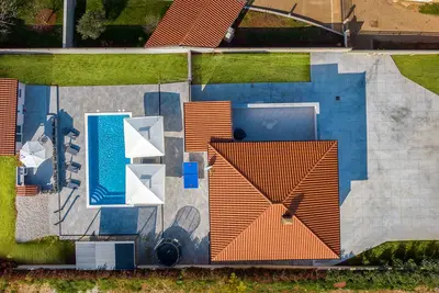 Neue Villa: 6 Zimmer, mit Beheiztem Pool, 2km vom Strand Entfernt