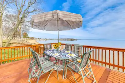 Image de Riverfront Colonial Beach Home w/ Private Beach!