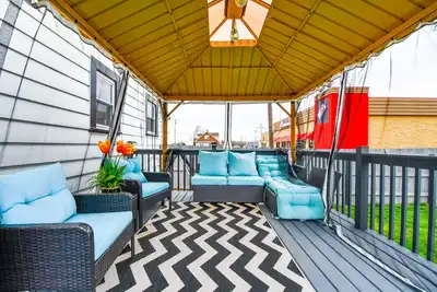 Image de Home w/ King Suite 4 Mins to Day Airport