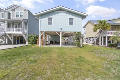 Image de Beach House - Private Dock + Walk to the Beach