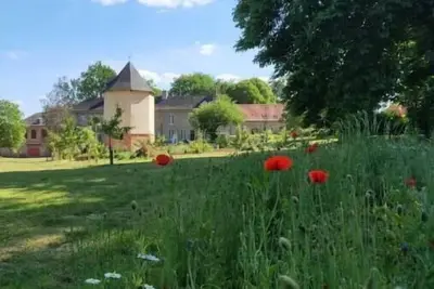 Image de Cottage avec piscine chauffée de mai à sept. grand jardin, terrasse, Bbq, parking