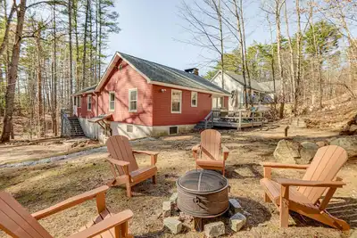 Image de Inviting Alton Bay Home Near Lake Winnipesaukee!