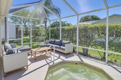 Image de Renovated Home in The Villages w/ Lanai, Golf Cart