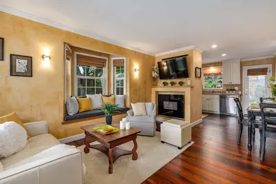 Image de Heart of Healdsburg Cottage: Prime Location - Tuscan Cottage Near Healdsburg Sq.