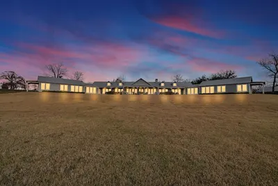 Image de Exclusive Ranch | Lodge & 3 Casitas w/ 5 Stocked Lakes, Trails, Pool, & Tennis