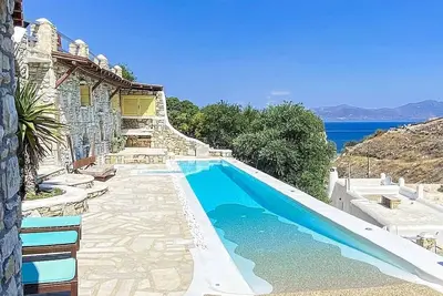2 Bedroom Cycladic Style Suite, A/C, Private Pool, Sea & Sunset Views - 15mins from Mykonos Town!