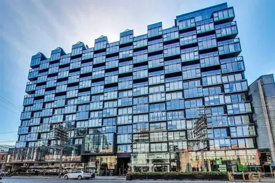 Image de Luxury Hotel-Inspired Condo
