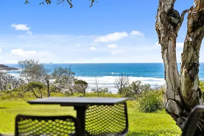 Image de A holiday home where the beach is at your doorstep, the views are the envy of many and where one day