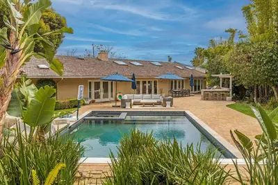 Image de New La Jolla 5 Bd w/Pool, Hot Tub, Outdoor Kitchen