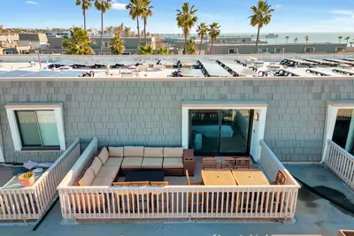 Image de Luxury, high-end Penthouse with Beautiful Ocean View- Spacious Kitchen - Ncv G321