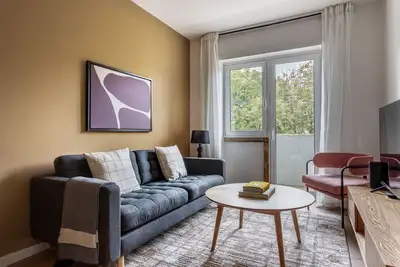 Blueground | Campo Pequeno, fully equipped