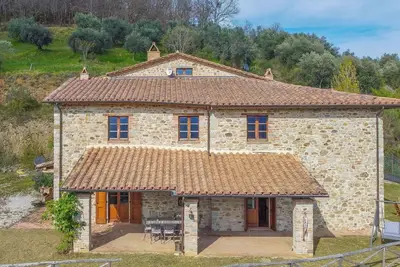 Image de Belle maison de vacances privée pour 10 personnes avec Wifi, Tv, balcon, animaux admis et parking