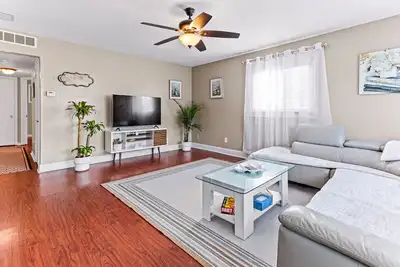 Image de Dearborn Heights Luxury Stay - Close to Dtw airport, Dearborn, Downtown Detroit