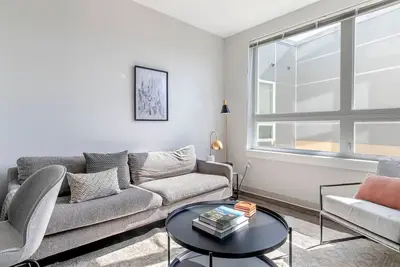 Image de Deluxe Brighton 2br w/ Gym, Pool, Concierge & Doorman, by Blueground
