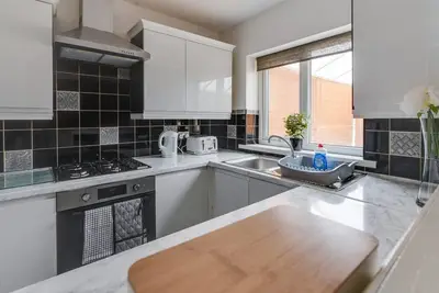 Image de Remarkable 3-Bed House in Middleton Manchester