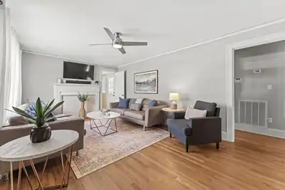 Image de Cozy 2br Near Furman & Downtown, Fenced Yard