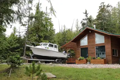 Image de Private, spacious retreat at Mt. Point. Generous covered porch. No added fees.