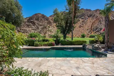 Image de Beautiful Indian Wells Property|Mountain Views|Lush pool|Ev charging|30 Nights Minimum