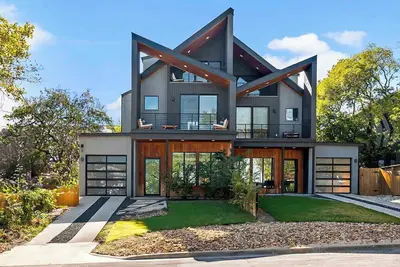 Image de SoCo Villa - Heated Pool | Hot tub | Sauna