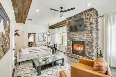 Image de Dtwn Blowing Rock Condo w/ Private Hot Tub!
