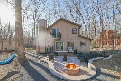 Image de Quaint & Cozy Cabin Close to Ski & Water Parks!