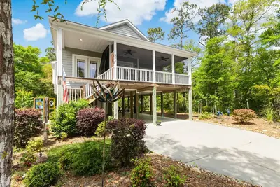 Image de Dog Friendly, only a 10 Min Walk To Beach, Fire Pit, Mins from Parks and Restaurants