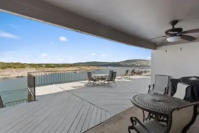 Image de Lake Travis waterfront with Pool, Hot tub and Swim/Fish Dock, sleeping up to 4
