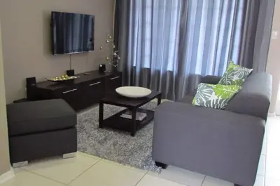 Image de Appartement Meublé Confortable Wi-fi Parking Gratuit