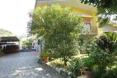 Image de Apartment avec jardin, pas loin de la mer