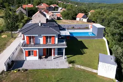 Image de Maison de vacances Avec terrasse et piscine