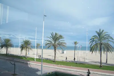 Image de Appartement en bord de mer à Gandía, 1 chambre, piscine, parking, climatisation. Familles uniquement