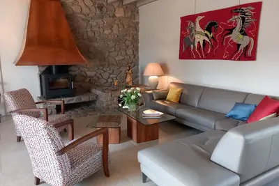 Image de Maison de campagne rénovée avec grand jardin