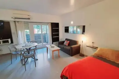 Image de Centrally Located Studio Apartment