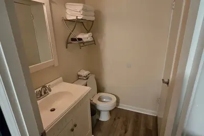 Image de Two Bedroom Condo on Lake Lanier at Port Royale Marina