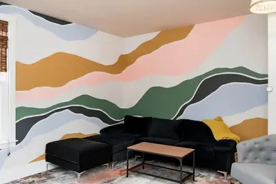 Image de 2nd floor loft near the lake!