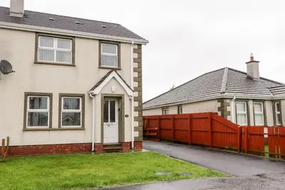 Image de Haller House, pet friendly, with open fire in Ballycastle