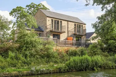 Image de The Swans Nest Lock View, pet friendly, with hot tub in Gargrave