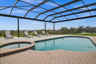 Sunset view 6/4 extended deck free pool heat