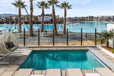 Image de Beachside Retreat at Desert Color (Ember Stays)