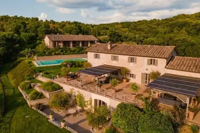 Image de Villa Monticelli in the heart of the Antognolla Golf Club