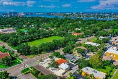 Image de Saint Pete Stunning City & Beach 2 Bed House. \n
