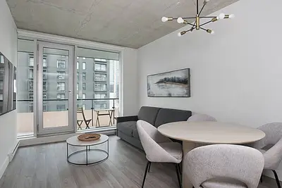Image de New Luxury Unit in Heart of Mtl 813 | Metro access