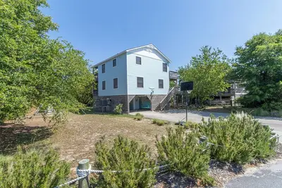 Image de Pet-friendly oceanside home in Duck with hot tub!