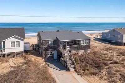 Image de Oceanfront home in Kitty Hawk with breathtaking views & hot tub!