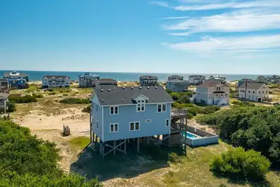 Image de Oceanside home w/ pool & hot tub on the beautiful 4x4 beaches of Carova!