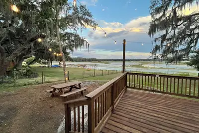 Image de Peaceful Lake Home