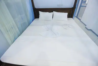 Deluxe Double Room with Balcony 2 /2 people - Surfside Retreat Weligama