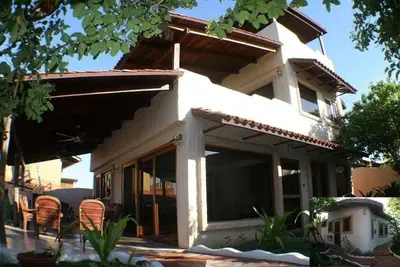Image de Galapagos Shangri-La 2 Casas Legal&Close To Beach\n\n
