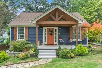 Image de Valencia Cottage - Greenville Monthly Rental